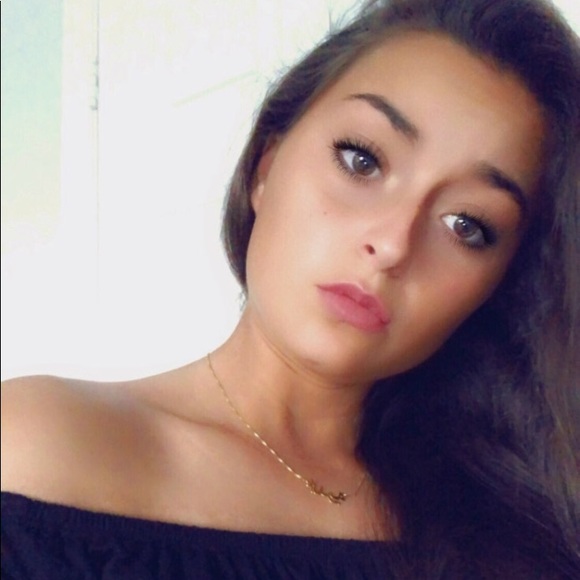 Meet your Posher, Naomi - Picture 1 of 1